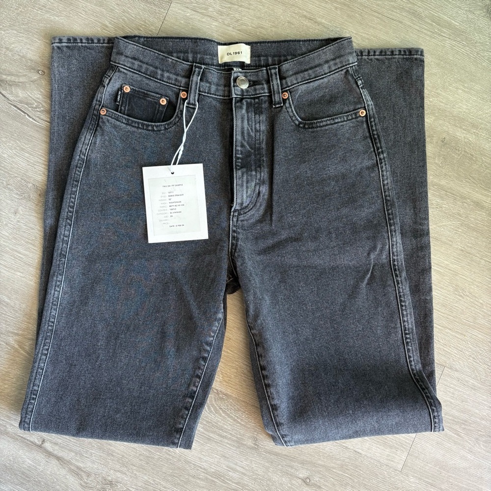 DL1961 Women's Straight Leg Jeans in Washed Black